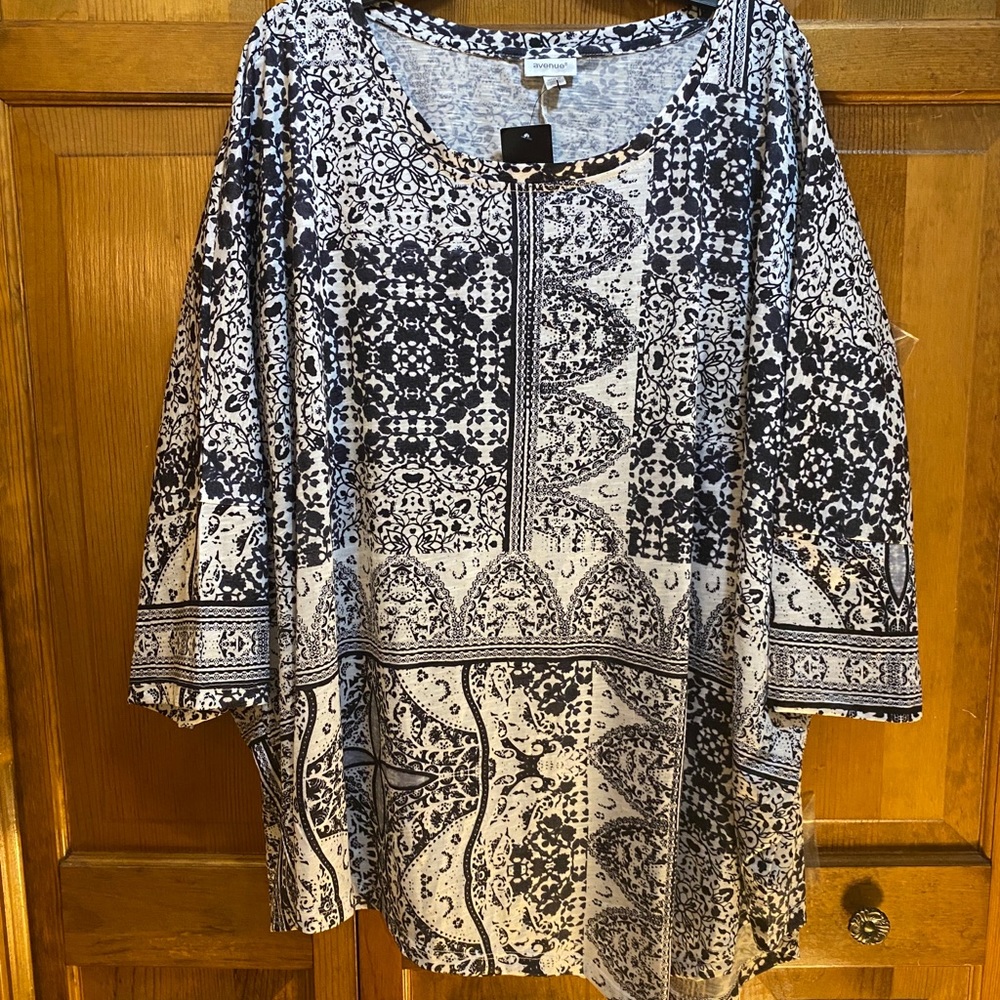 Avenue size 30/32 Nwt